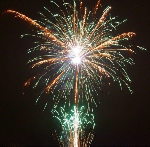 Jetzt Gold and Green Fantasy 25-Schuss-Feuerwerk-Batterie ab 37.39€ bestellen